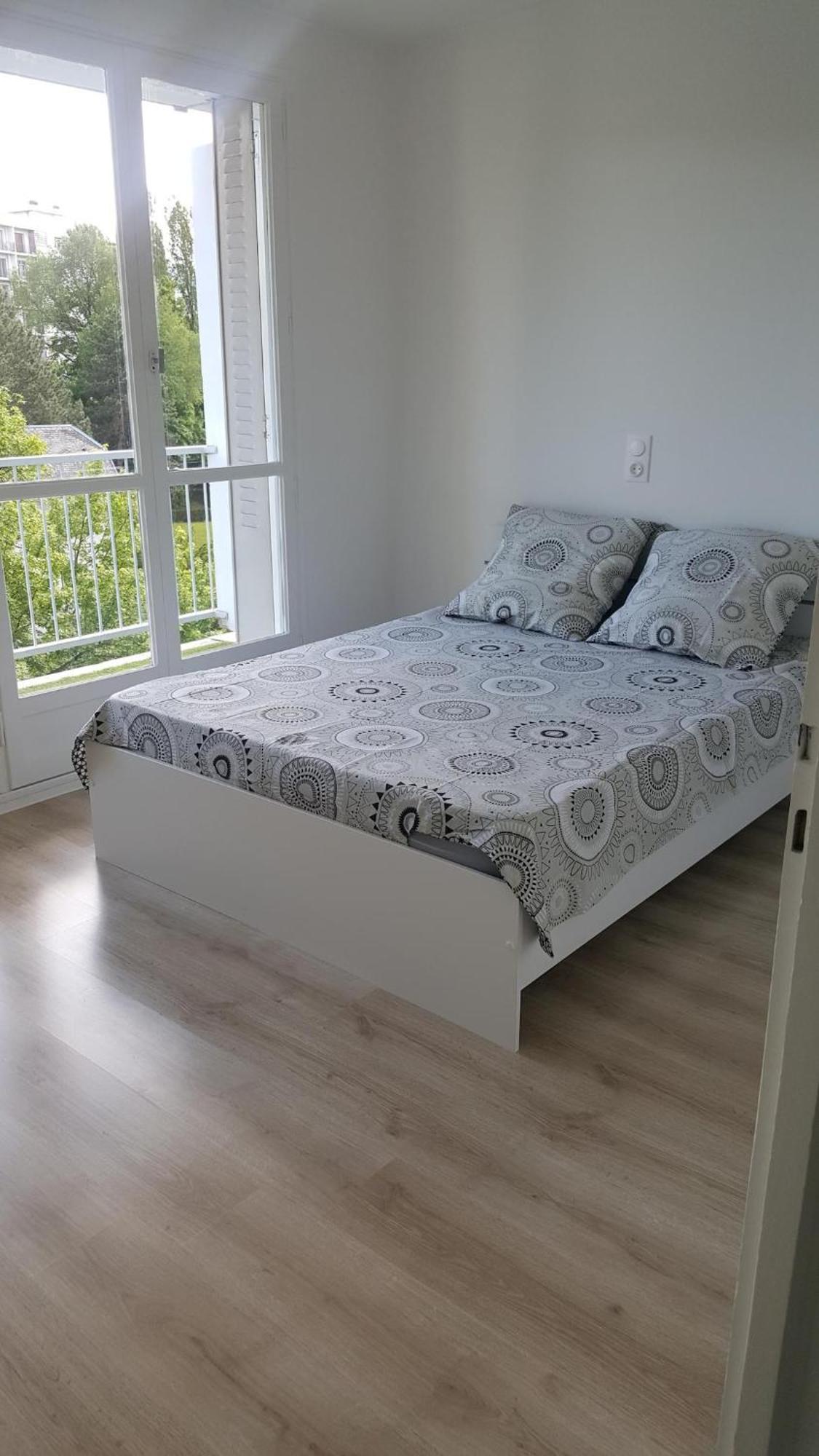 Appartement T4 Pour 6p - Balcon - Parking Gratuit - Fibre Chambéry