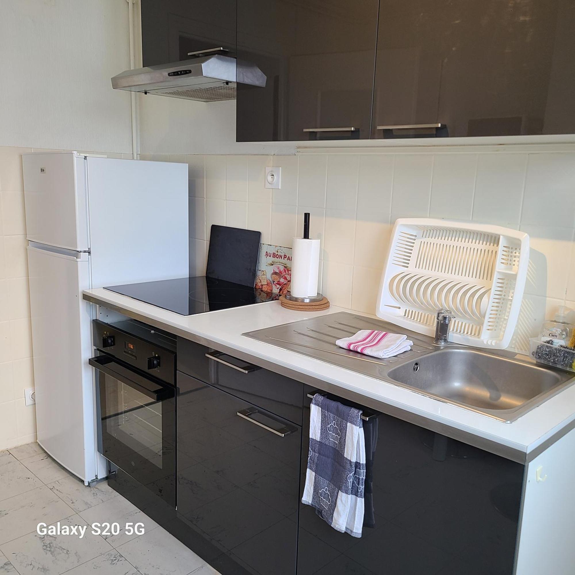 T4 Pour 6p - Balcon - Parking Gratuit - Fibre Appartement Chambéry