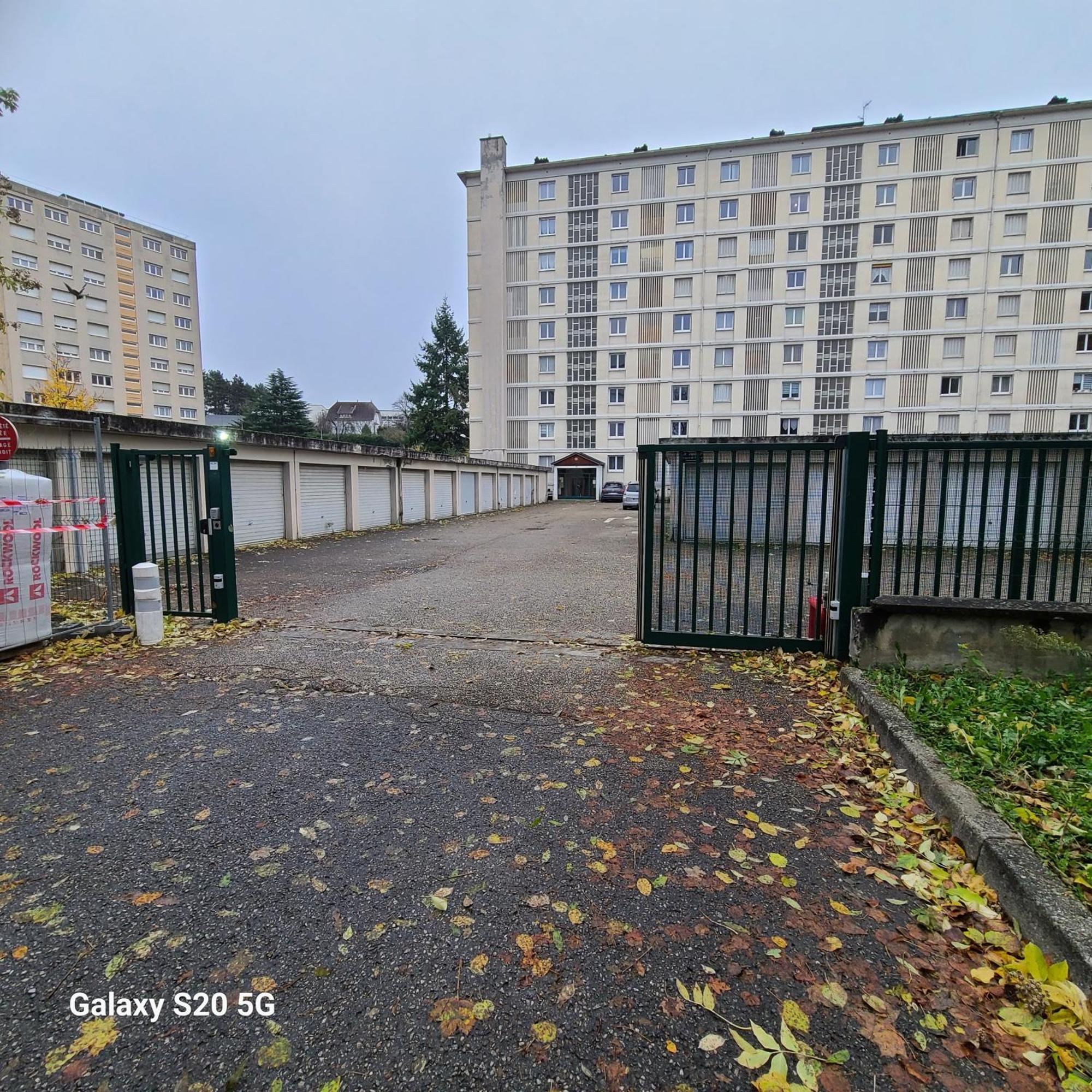 Appartement T4 Pour 6p - Balcon - Parking Gratuit - Fibre Chambéry